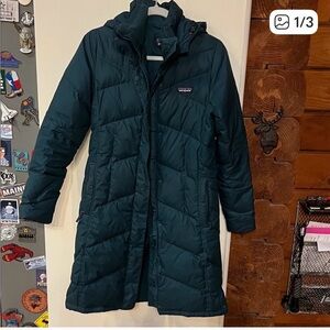 Patagonia Women's Forest Green Puffer Coat